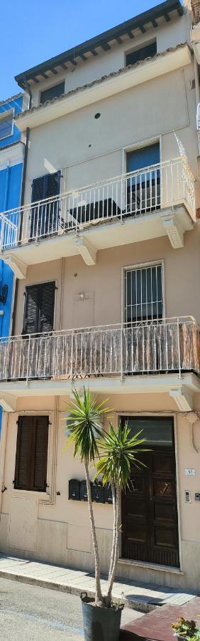 Da Ale - In Centro A San Benedetto Apartment ซัน เบเนเดตโต เดล ตรอนโต ภายนอก รูปภาพ